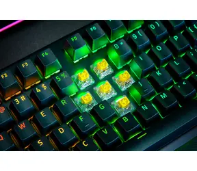 Razer BlackWidow V4 Pro Yellow Switch US černá / Herní klávesnice / mechanická / Razer yellow / RGB / USB / US Layout
