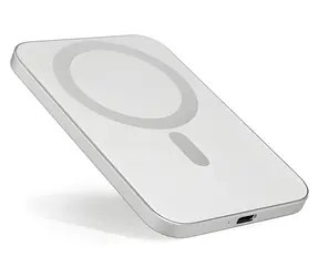 Epico UltraPack EM31 stříbrná / Bezdrátová powerbanka / 3000 mAh / Slim / MagSafe / USB-C / 10W