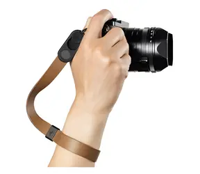 Peak Design Cuff Brown (hnědá) / Řemínek na zápěstí / kožený / pro fotoaparáty