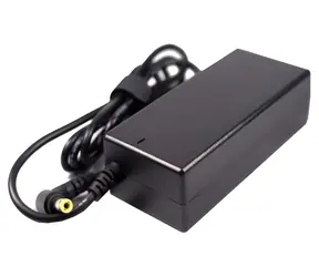 ASUS AC Adapter 65W 19V / Napájecí adaptér / 100–240 V / 19 V / 3,42 A / černá