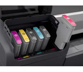 HP 745 matná černá / Inkoustová cartridge / pro HP DesignJet Z2600, Z5600 / 300 ml