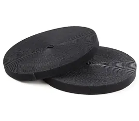 StarTech stahovací páska se suchým zipem černá / Stahovací páska / 7,6 m / 19 mm / Nylon / -10 až 80 °C