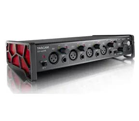 Tascam US-4X4HR černá / Externí zvuková karta / USB 2.0 / MIDI / 4x XLR / 192 kHz