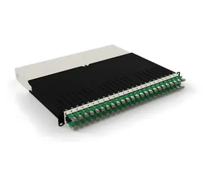 Patchbox ONE 8RU zelená / Organizér síťových kabelů / STP / Cat6A / RJ-45 / 0,8 m / PoE