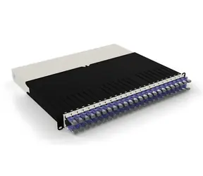 Patchbox ONE 8RU fialová / Organizér síťových kabelů / STP / Cat6A / RJ-45 / 0,8 m / PoE
