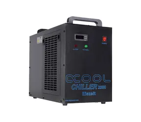 Alphacool Eiszeit 2000 kompresorový chladič s vestavěnou pumpou černá / 220V / 1.4L