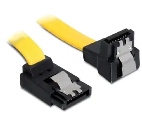 DeLock kabel HDD SATA přímý, dolů / kovová západka / žlutý / 0.5m
