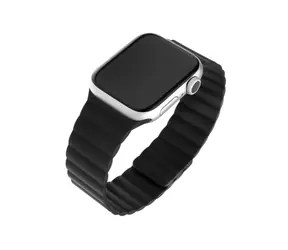 FIXED Magnetic Strap Silikonový řemínek s magnetickým zapínáním pro Apple Watch 38 & 40 mm černá