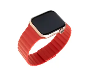 FIXED Magnetic Strap Silikonový řemínek s magnetickým zapínáním pro Apple Watch 38 & 40 mm červená