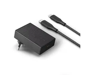 Uniq Votre Slim Kit USB-C 18W nabiječka černá / výstup USB-C 3.0 - Lightning / Podpora PD / 18W