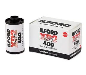 Ilford XP-2 Super 135/36 / černobílý film / ISO 400/27°