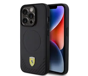 Ferrari PU Leather Bottom Carbon MagSafe Zadní Kryt pro Apple iPhone 15 Pro černá