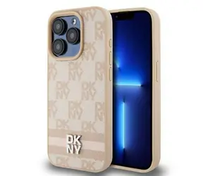DKNY PU Leather Checkered Pattern and Stripe Zadní Kryt pro Apple iPhone 15 Pro růžová
