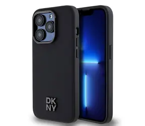 DKNY PU Leather Stack Logo Magsafe Zadní Kryt pro Apple iPhone 15 Pro černá