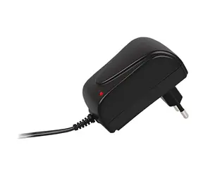 SENCOR SPS 22 Univerzální napájecí zdroj 2250 mA / 7 koncovek