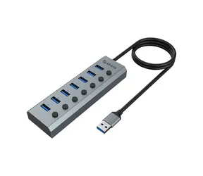 AKASA USB hub / 7x USB-A 3.0 / 5Gbps