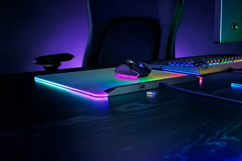 Razer Firefly V2 Pro / Herní podložka pod myš / Chroma RGB / 15 zón / USB 2.0 / USB-C