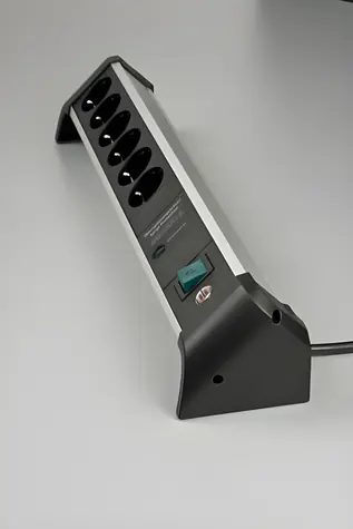 Brennenstuhl Alu-Office-Line černá/hliník / Přepěťová ochrana / 6 zásuvek / 3 m kabel / 60 000 A