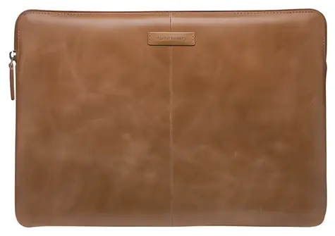 dbramante1928 Skagen Pro (2. generace) hnědá / Pouzdro / MacBook Air/Pro 13” (2016-2022) / pravá kůže