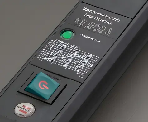 Brennenstuhl Premium-Line černá / Přepěťová ochrana / 6 zásuvek / 5m kabel / 60 000 A