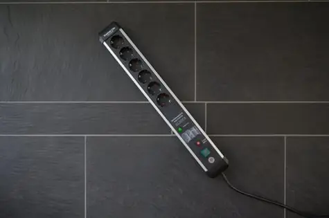 Brennenstuhl Premium-Protect-Line černá/hliník / Přepěťová ochrana / 6 zásuvek / 5 m kabel / 60 000 A
