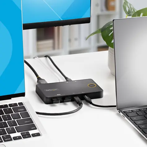 StarTech USB-C KVM přepínač / KVM přepínač / 4K 60Hz / USB-C / 100W PD Pass-Through