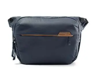 Peak Design Everyday Sling 10L v2 černá / Taška přes rameno / objem 10 litrů