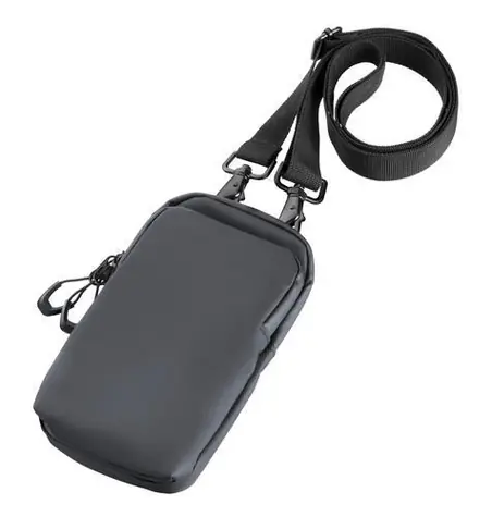 TROIKA Black Smartbag černá / Taška na telefon přes rameno / IPX4 / nastavitelný popruh