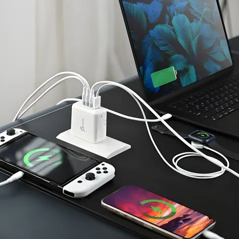 J5Create 70W GaN USB-C bílá / Síťová nabíječka / GaN / 4 porty / Power Delivery