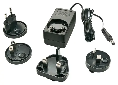 Lindy ECO M.C. černá / Napájecí zdroj / 5V/3A / 15W / 100-240V / výměnné konektory