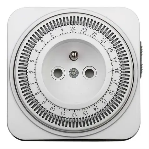 Solight DT06 mechanický časovač / rozpětí 24hod. / min. časový úsek 15min