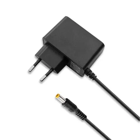 Qoltec 51021 Napájecí zdroj + síťový kabel 5W 1.4m černá / 5V / 1A / 5.5x2.5