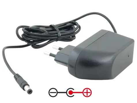 AVACOM Univerzální napájecí adaptér 15W 3A 5V konektor 5.5mm x 2.5mm