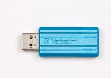 Verbatim Store 'n' Go PinStripe 32GB modrá / Flash Disk / USB 2.0 / čtení: 12MBs / zápis: 5MBs