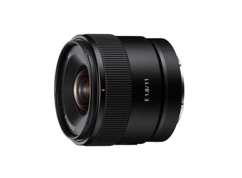 SONY SEL11F18 černá / objektiv s pevným ohniskem / f/1.8 / průměr filtru 55 mm