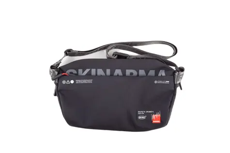 SKINARMA Fardel Crossbody bag černá / voděodolná taška